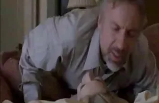 Syn Annie obudził się darmowe zdjecia erot z pocałunku, rozległ się róg
