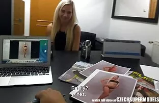 Seks darmowe sex zdjecia oralny który kończy się pęknięciem ust dziewczyny