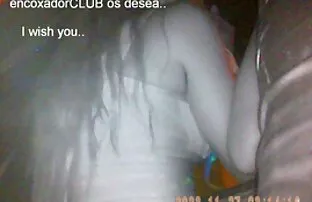 Ci, darmowa galeria erotyczna którzy przechodzą przez dżunglę, kończą z ostrzem i widzą kaczki w pobliżu drzewa